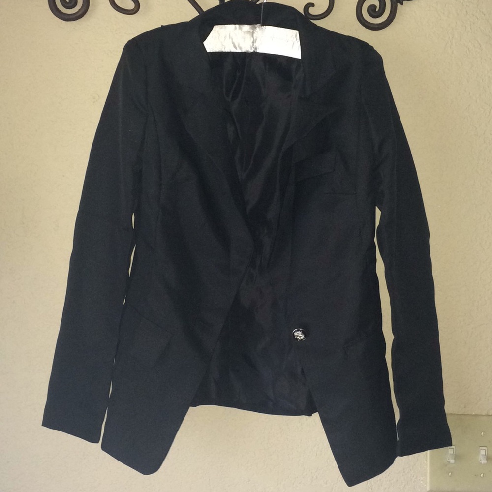 Never worn black blazer!! With shoulder pads!